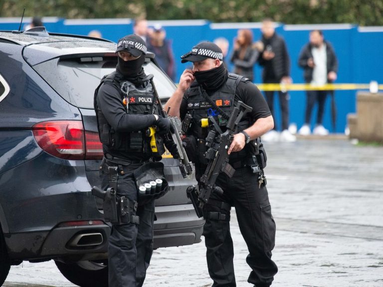 Poliţia britanică, aspru criticată după arestarea de jurnalişti în timpul unor mobilizări ale ecologiştilor