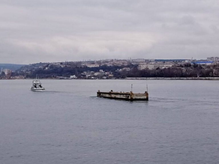 „Guvernatorul” Sevastopolului a confirmat că un avion militar rus s-a prăbușit în Marea Neagră