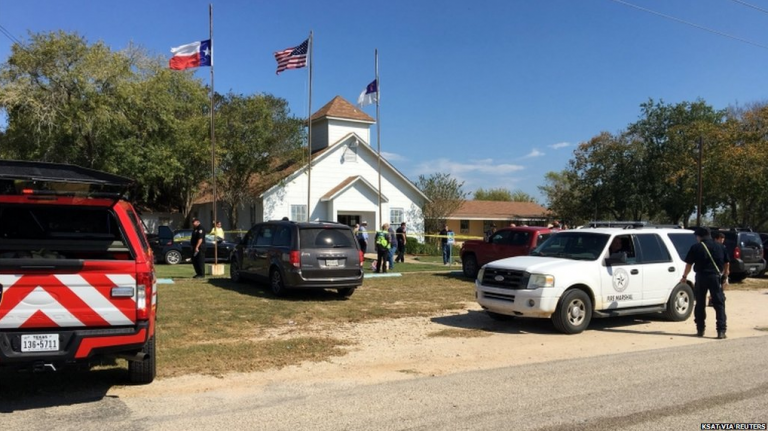 A fost masacru în Texas. Un atacator a tras în timpul slujbei din Biserică. Zeci de morți și răniți