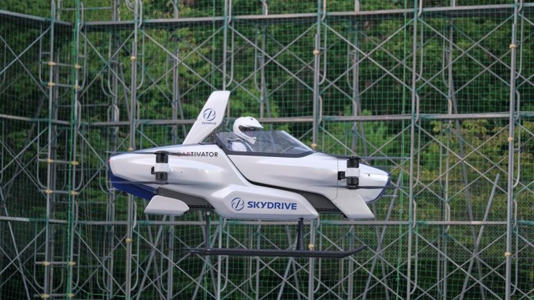 O companie din Japonia vrea să lanseze o maşină zburătoare