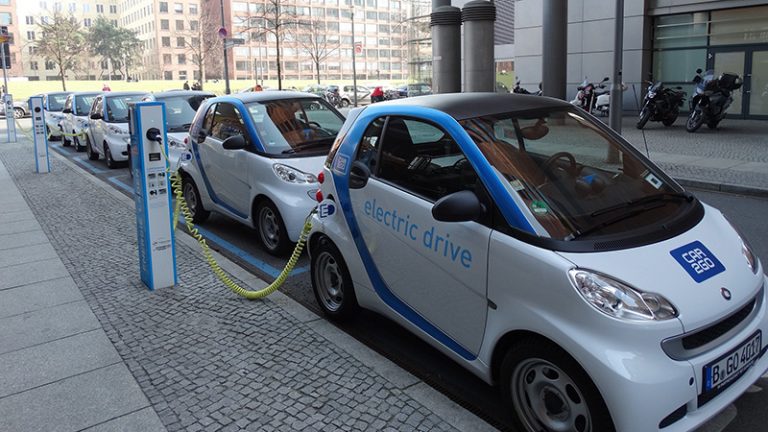 Germania va cheltui 6,3 miliarde de euro pentru a extinde reţeaua de puncte de încărcare pentru automobilele electrice