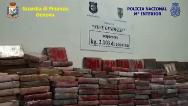 Captură record de cocaină în portul Genova