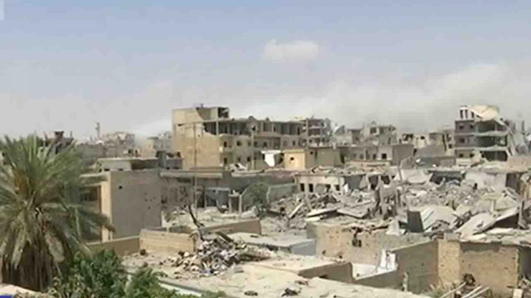 Loviturile aeriene ale coaliţiei conduse de SUA au ucis în trei luni 978 de civili în Raqqa (Siria)