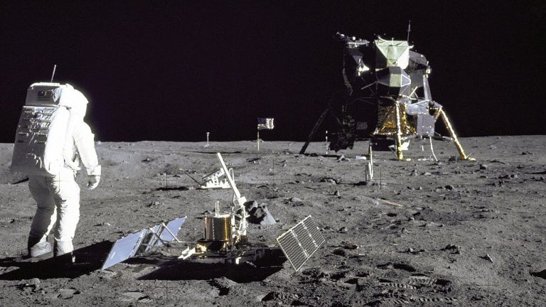 50 de ani de la primul pas al omului pe Lună