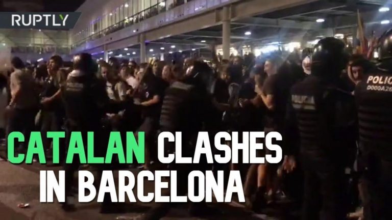 Condamnarea liderilor catalani reaprinde protestele. Manifestanții s-au luat la bătaie cu polițiștii în aeroportul din Barcelona
