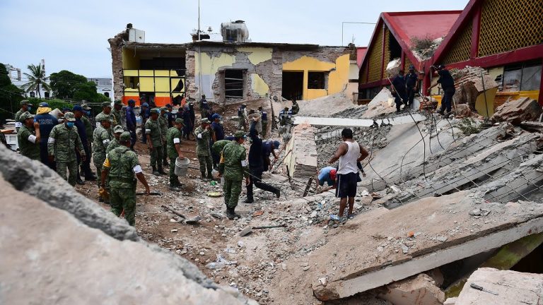 Un nou bilanţ al cutremurului din Mexic indică cel puţin 90 de morţi