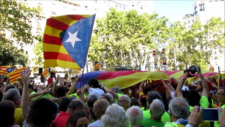 Un milion de oameni au ieşit pe străzile din Barcelona pentru a cere independenţa Cataloniei – FOTO/VIDEO