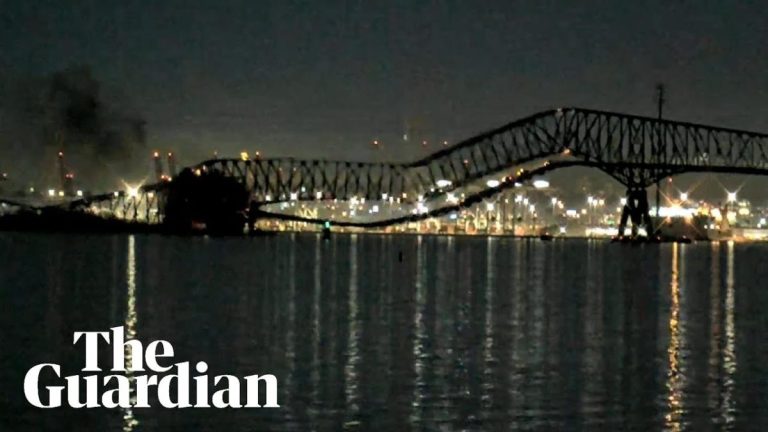 Un pod din Baltimore s-a prăbuşit după ce a fost lovit de o navă