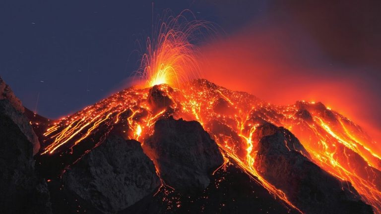 “Super-erupţiile” vulcanice se produc mai frecvent decât estimau oamenii de ştiinţă