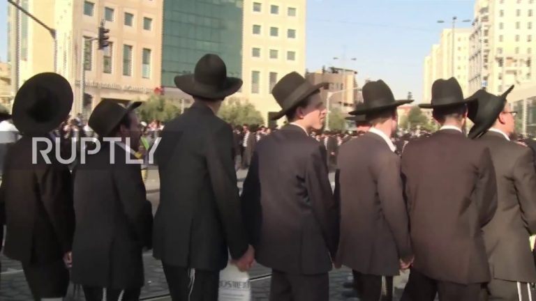 Mii de evrei ultraortodocşi protestează împotriva serviciului militar obligatoriu