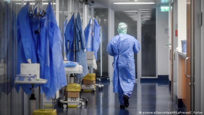 Aproape 2.000 de medici şi dentişti din Italia, suspendaţi pentru că nu sunt vaccinaţi împotriva COVID-19