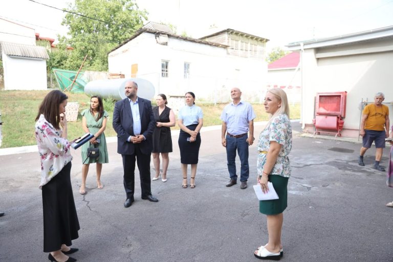 Energia verde cucerește satele din Republica Moldova, mai multe proiecte regenerabile au fost vizitate de ministrul Energiei la Cărbuna, Ialoveni