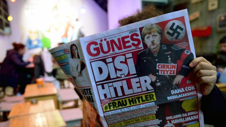 Un cotidian turc o numește pe Angela Merkel ca “She Hitler” pe prima pagină