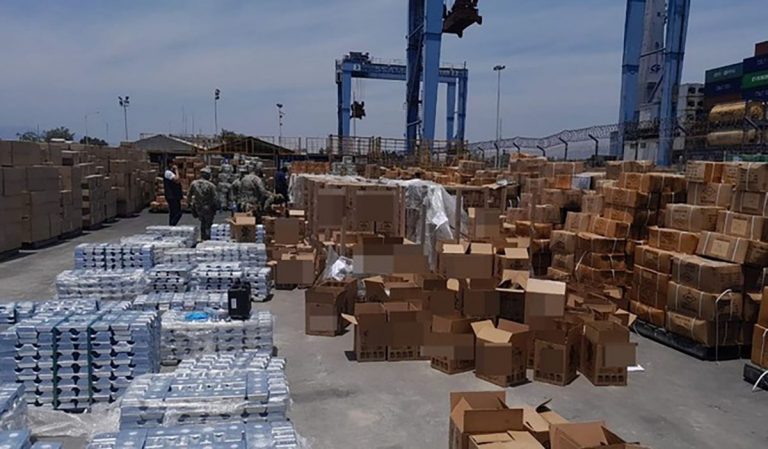 Marina militară mexicană a confiscat mii de sticle de tequila care conțineau metamfetamină lichidă