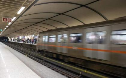 Metroul din Atena, evacuat şi închis după o alertă cu bombă