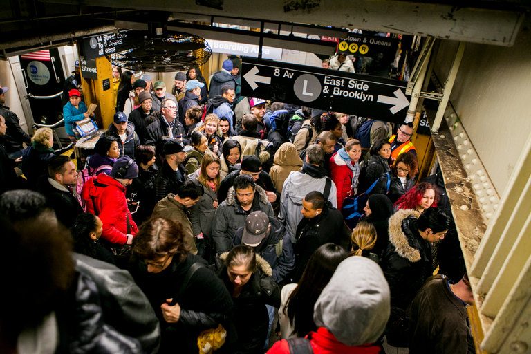 Un nou protest la metroul din New York. Participanţii au cerut transport gratuit şi reducerea numărului de poliţişti