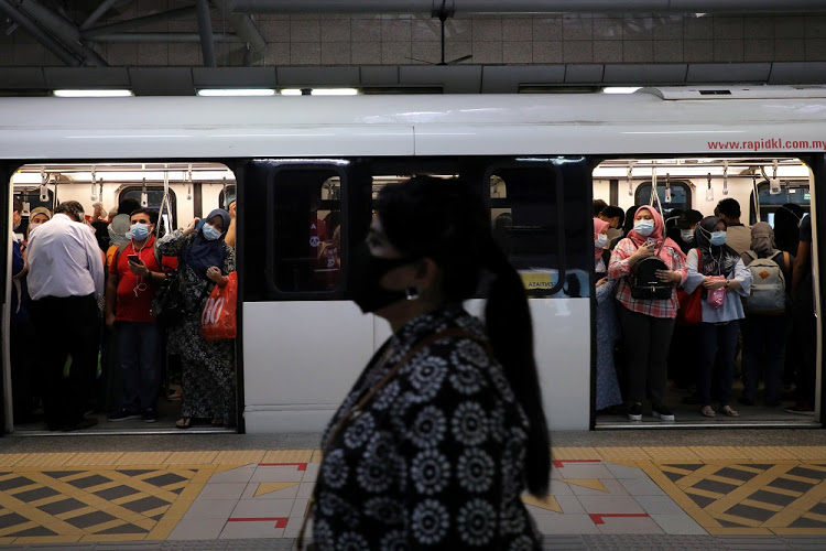 Peste 200 de răniţi în coliziunea a două garnituri de metrou în capitala Malaeziei