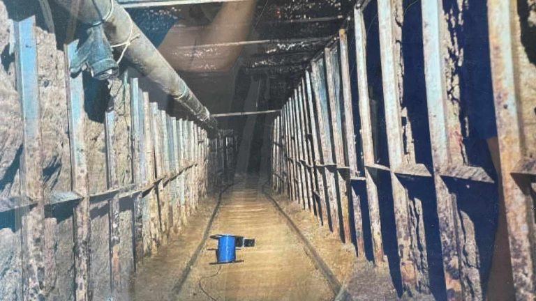 Un tunel lung de 530 de metri al traficanţilor de droguri descoperit sub frontiera americano-mexicană