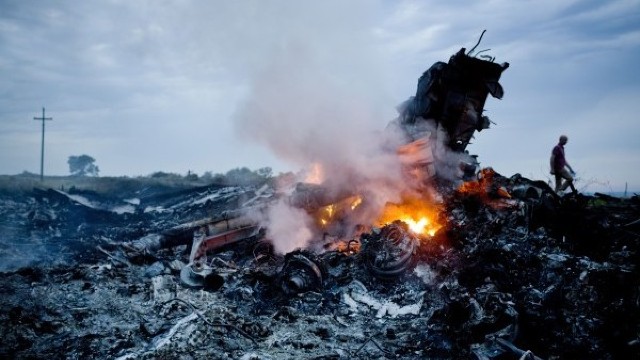 Responsabilii pentru doborârea zborului MH17 vor fi judecaţi în Olanda