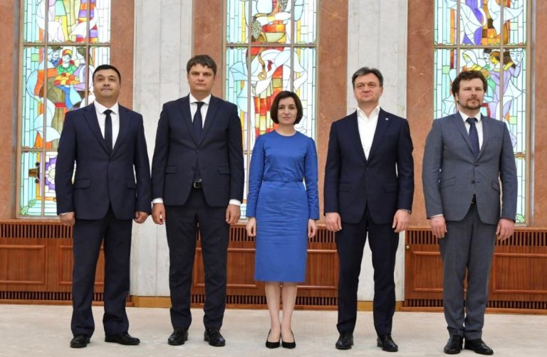 Cine sunt noii miniștri din Guvernul Recean