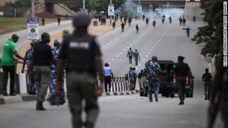 Confruntări violente în capitala Nigerului din cauza restricţiilor impuse în urma covid-19