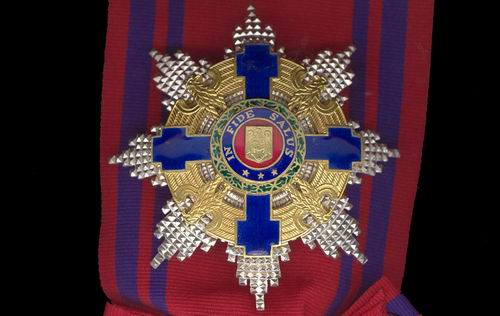 James J. Townsend Jr decorat de ambasadorul George Cristian Maior cu Ordinul Național Steaua României