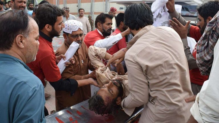 Bilanțul atentatului de la un miting electoral din sud-vestul Pakistanului a ajuns la 128 de morţi