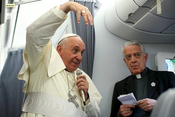 Papa Francisc recomandă evitarea dialogului cu Satan