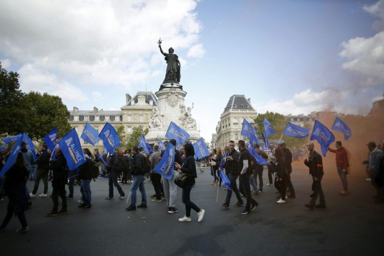 ‘Marş al furiei’ la Paris – 26.000 de persoane au participat la defilare – VIDEO