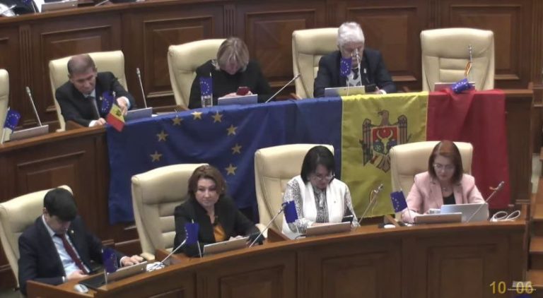 Imnul UE a răsunat la începutul ședinței Parlamentului R. Moldova (VIDEO)