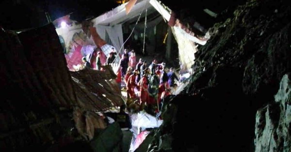 Nuntă terminată tragic! Cel puţin 15 persoane au murit după ce un torent de noroi şi pietre a lovit un hotel din sud-estul Peru
