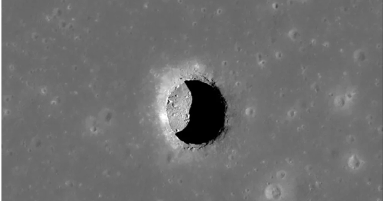 O peșteră care ar putea adăposti astronauți, descoperită sub Marea Liniștii de pe Lună