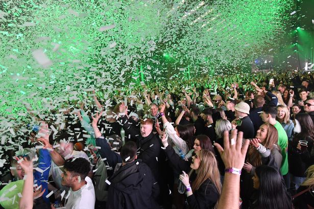 5.000 de persoane au asistat fără măşti sanitare la un festival muzical organizat în Liverpool