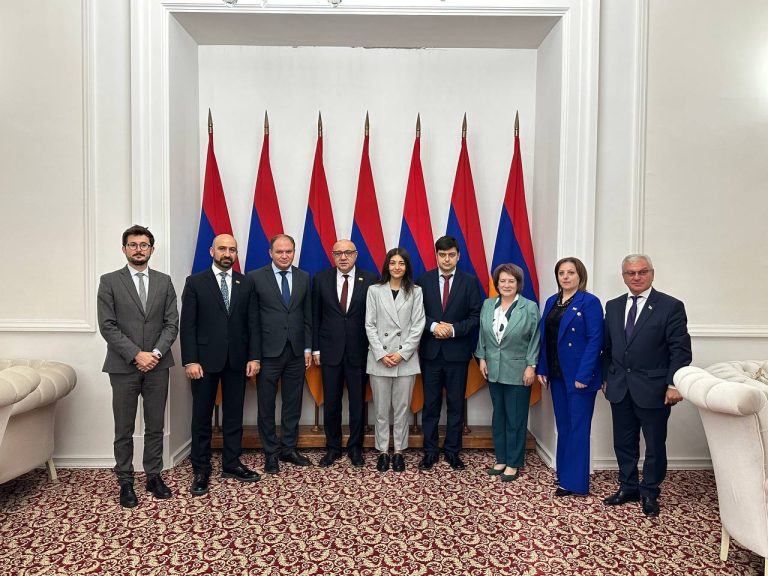 Ion Ceban s-a întâlnit, astăzi, la Erevan, Armania, cu ministrul Muncii și Protecției Sociale. Despre ce au discutat