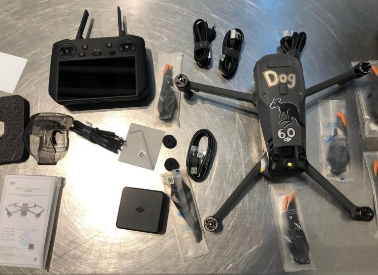 Un bărbat de 68 de ani, a vrut să treacă vama cu o dronă în valoare de 3900 euro fără să o declare. Ce riscă bărbatul