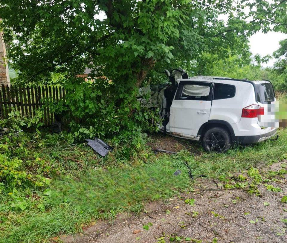 Accident fatal în nordul țării: Un tânăr a decedat, iar alte două persoane au ajuns la spital 1 photo 2024 06 14 14 22 12