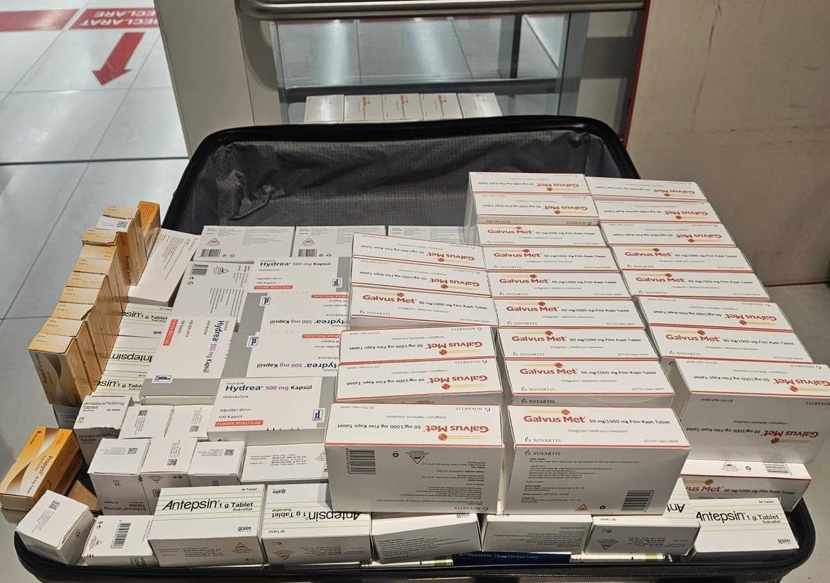 FOTO/ Un cetățean ucrainean, documentat pentru tentativa de introducere ilegală a unui lot de medicamente 2 photo 2 2024 12 28 16 21 28 1