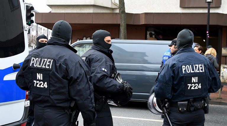 Poliţia germană a percheziţionat casele unor presupuși jihadiști