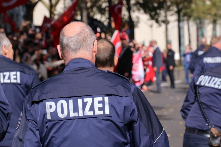 Mii de poliţişti au fost desfăşuraţi la Berlin pentru noaptea Revelionului