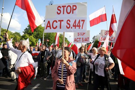 Polonia: Marş al extremei drepte la Varşovia împotriva restituirii proprietăţilor evreieşti