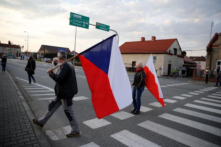 73% dintre polonezi se declară îngrijoraţi pentru securitatea ţării lor (sondaj)
