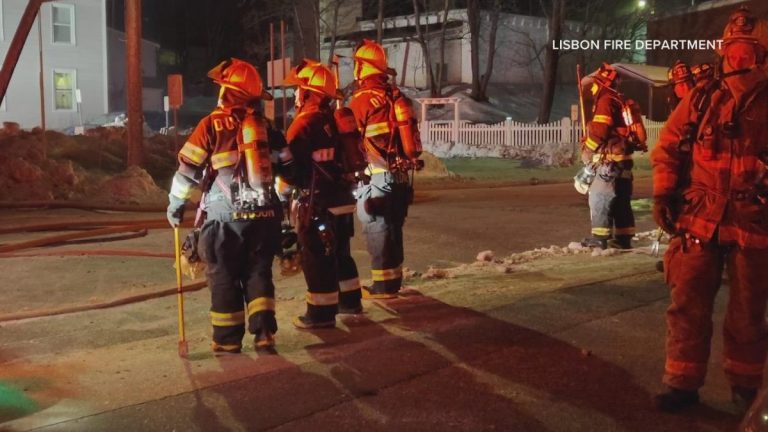 Doi morţi şi 14 răniţi într-un incendiu la Lisabona