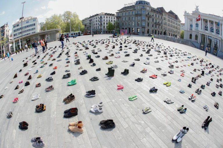 Protest inedit împotriva încălzirii globale la Zurich: Pantofii au înlocuit activiştii