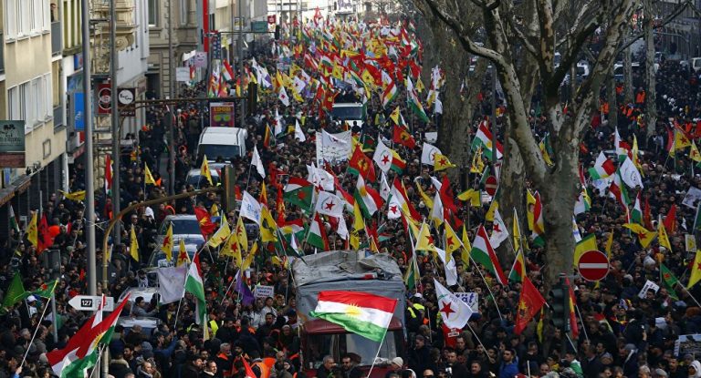 Protestul kurzilor din Koln împotriva ofensivei turce în Siria a fost oprit şi dispersat