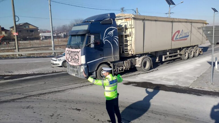 Contra revoltă a șoferilor ucraineni și turci la protestele fermierilor români: au rămas fără motorină, apă și mâncare