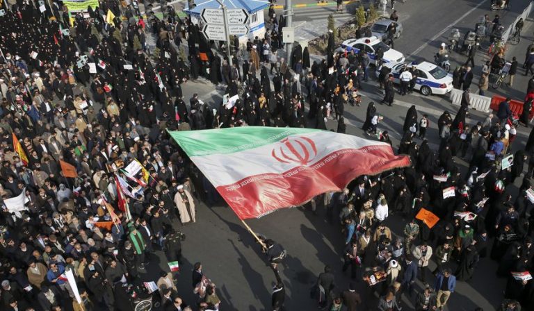 Iran : Trei poliţişti au fost ucişi de protestarii sufişti la Teheran
