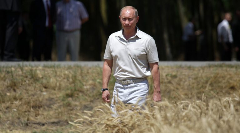 Putin consideră că a făcut din agricultură o ”locomitivă” a economiei ruse