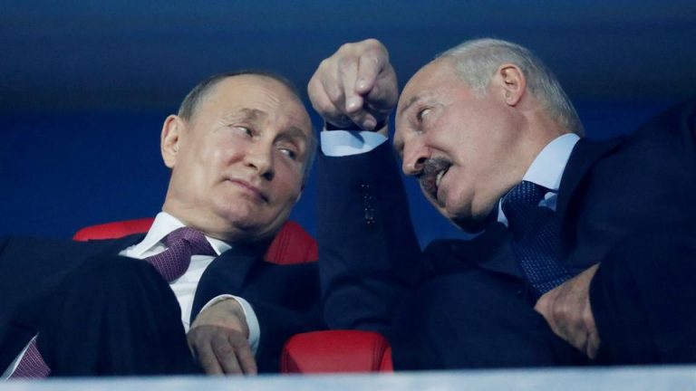 Putin i-a promis lui Lukaşenko că-l face colonel în armata rusă