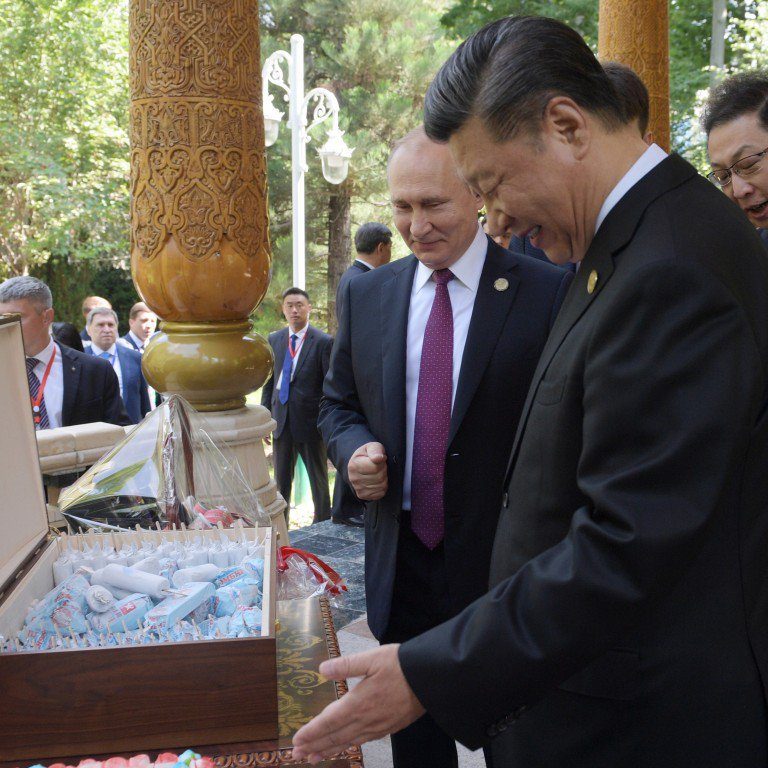 O cutie cu îngheţată rusească  – Cadorul lui Putin de ziua lui Xi (VIDEO)