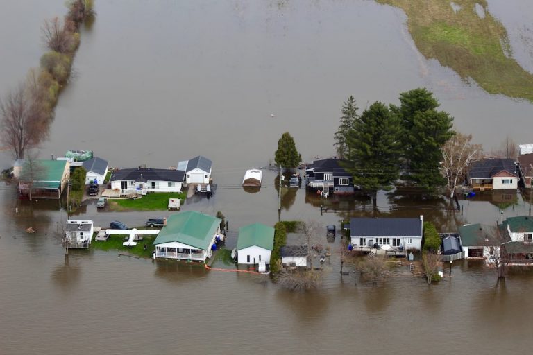 Inundatii masive în provincia canadiana Quebec: Peste 1500 de persoane evacuate
